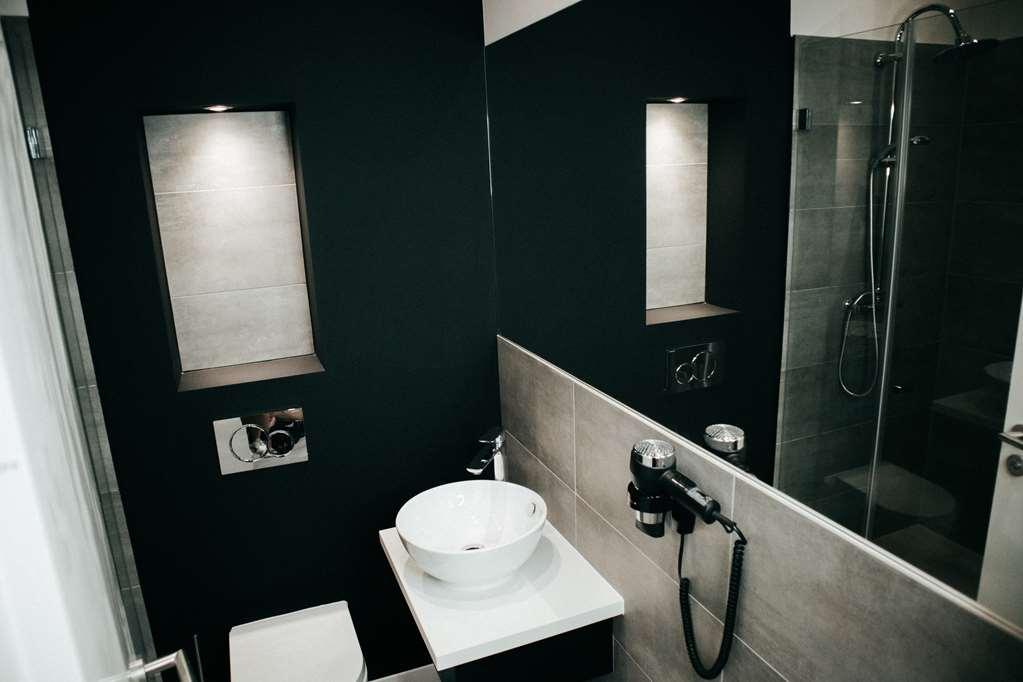 Juststay & 3*