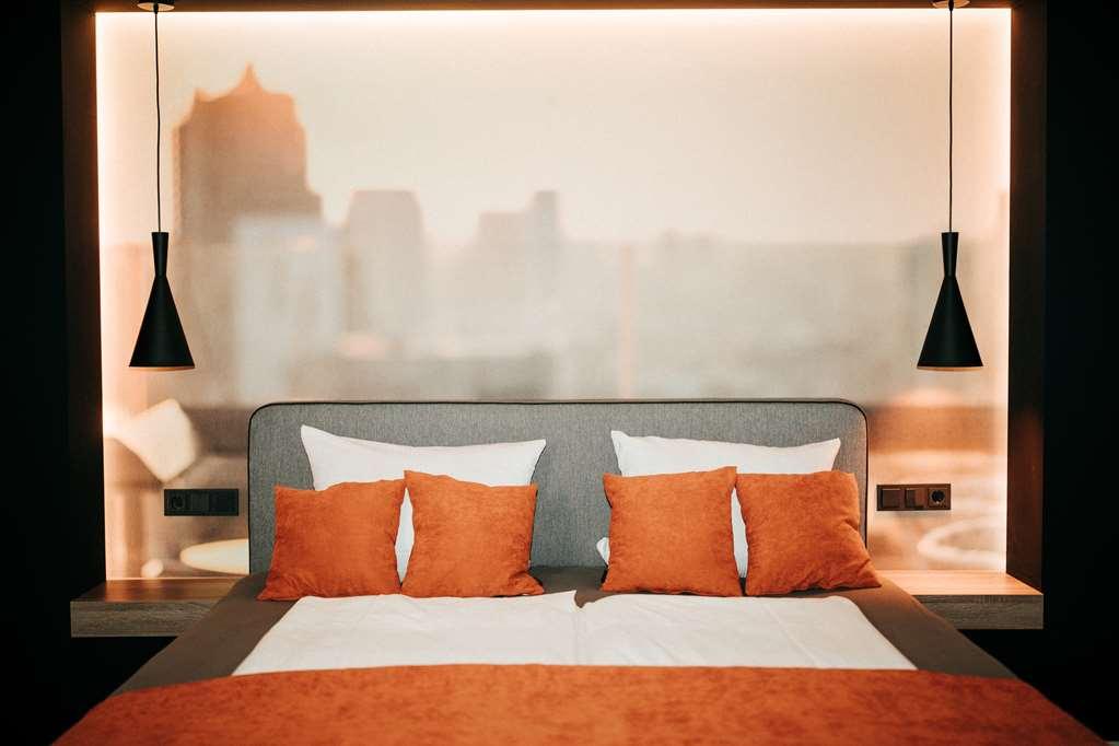Juststay & Hotel